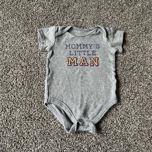 Hudson Baby Other - FINAL SALE 4/12/25 Hudson Baby Mommy’s Little Man Gray Onesie, Size 3-6 M